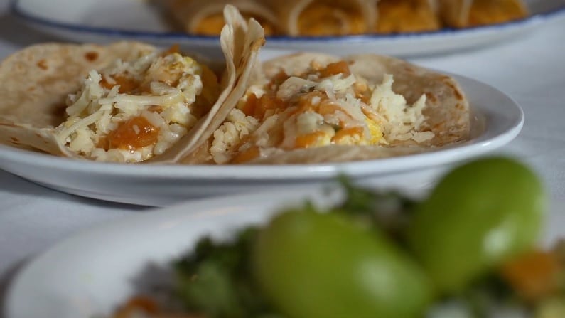 How to Make Ninfa’s Delicious Ranchero Breakfast Tacos at Home
