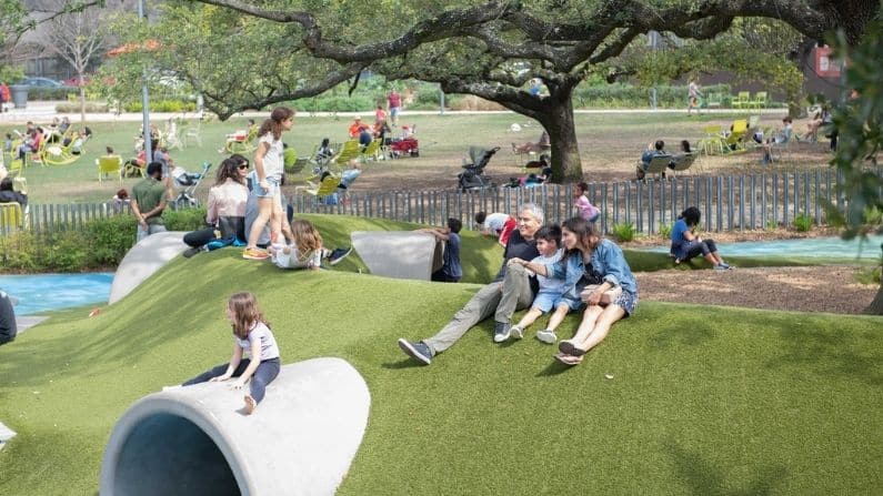 Scenic parks in Houston perfect for picnics and relaxing