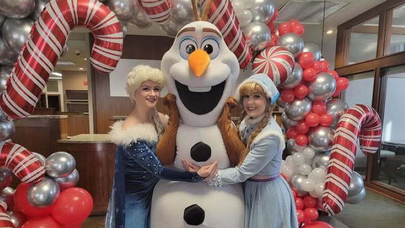 Anna, Elsa, and Olaf at the Woodlands Children's Museum